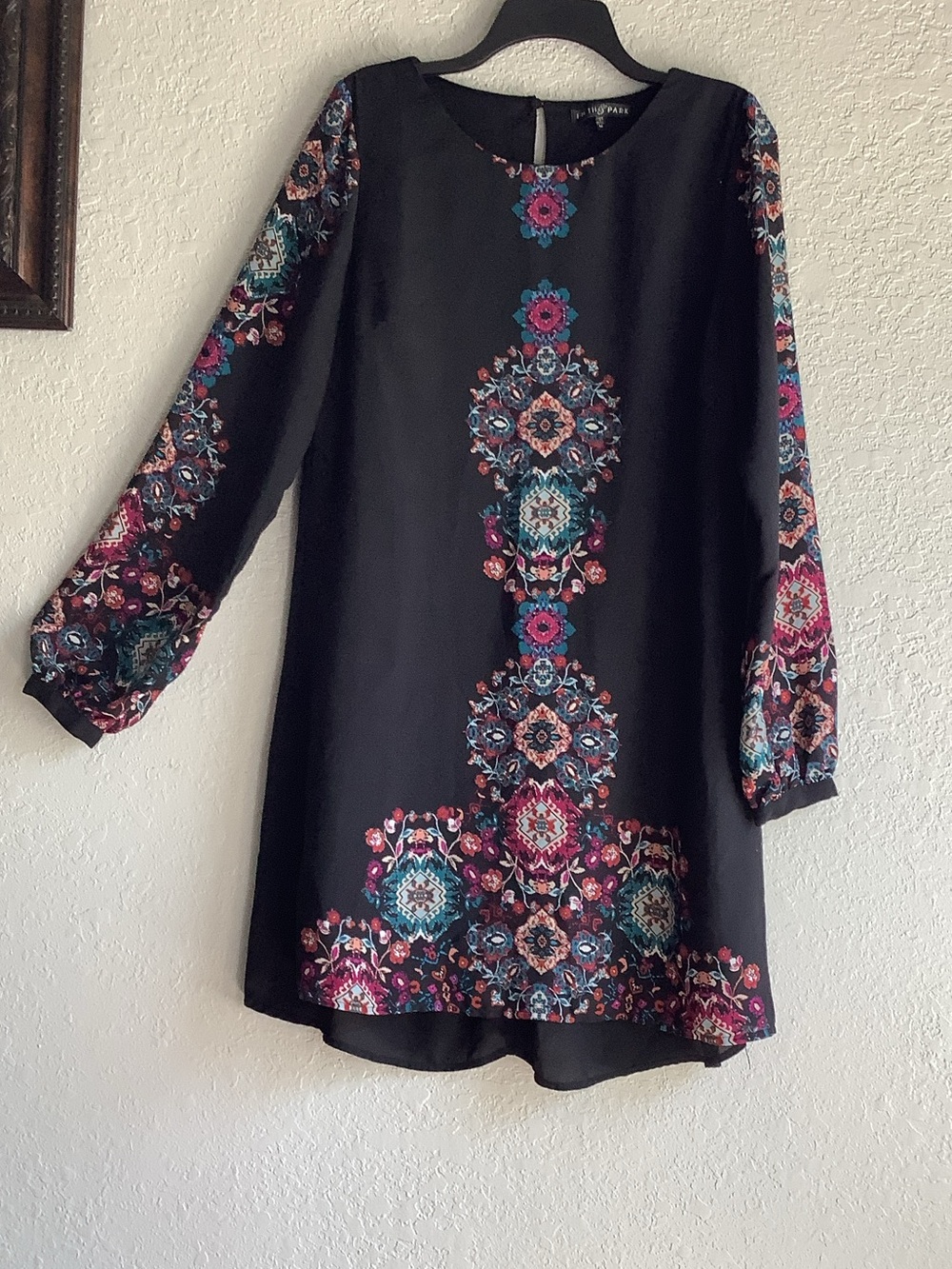 Black Floral-Medallion Long Sleeve Shift Dress